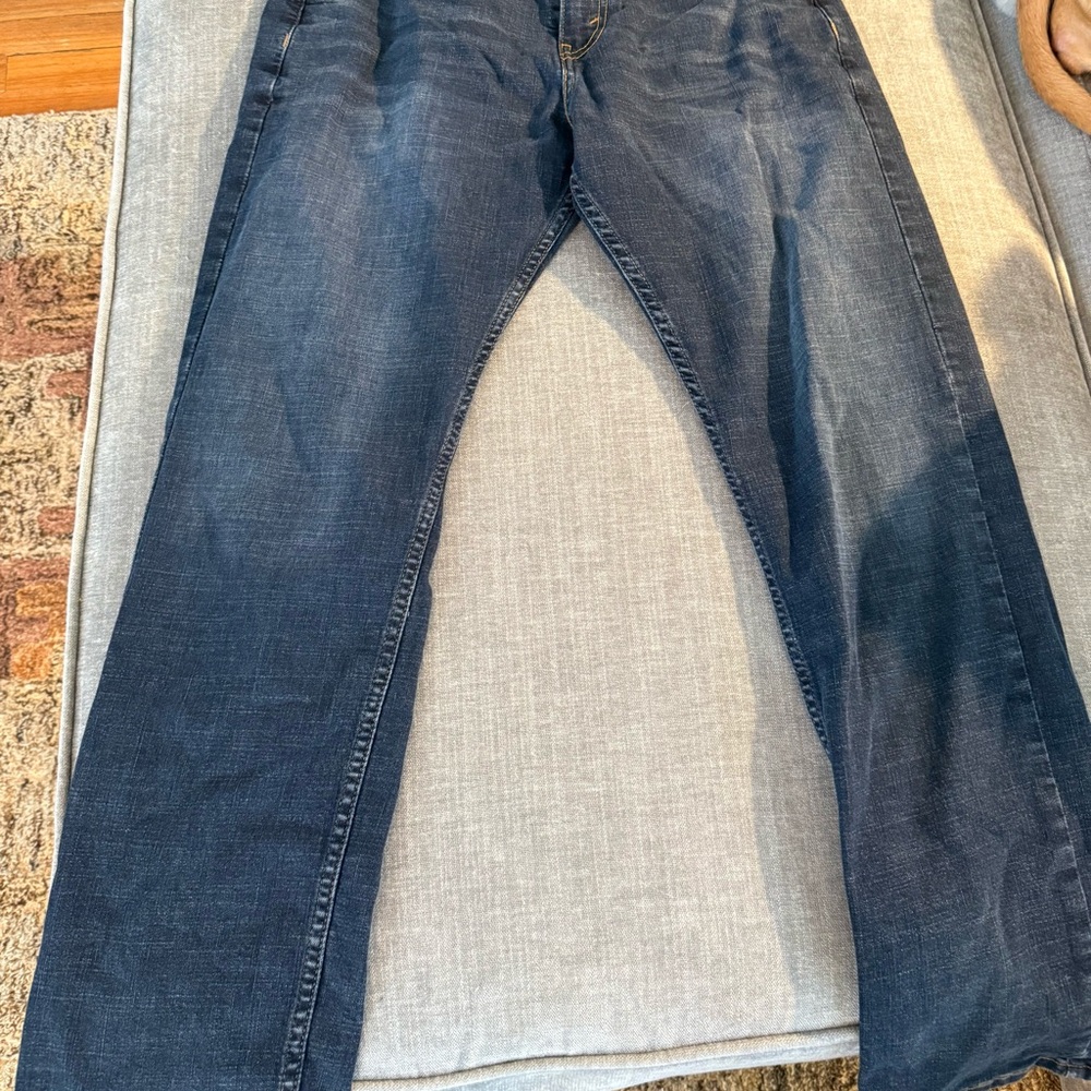 Classic Men’s Denizen Dark Blue Stretch Jeans